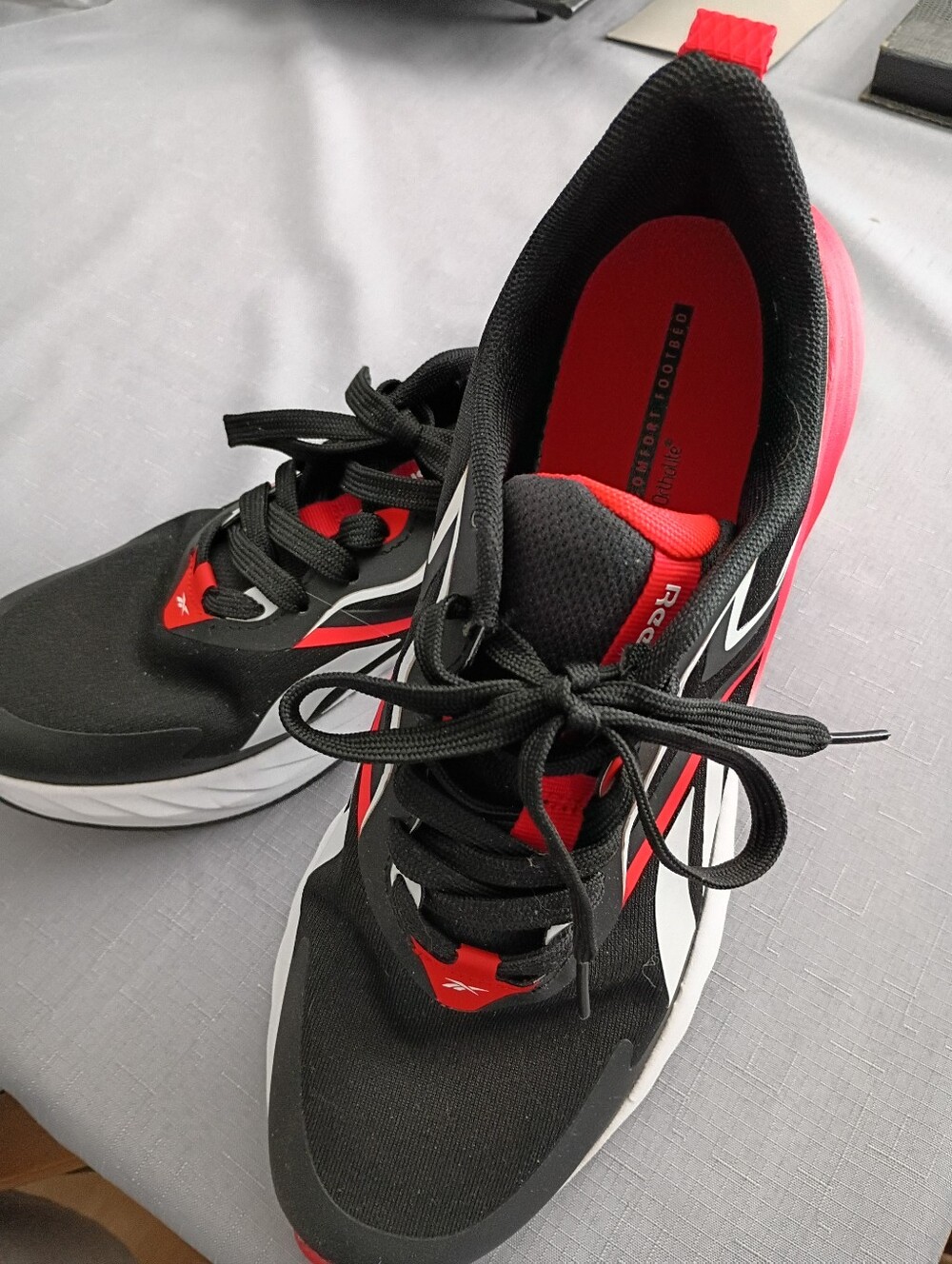 Reebok Men's Black and Red Athletic Running Shoes - 9 1/2
